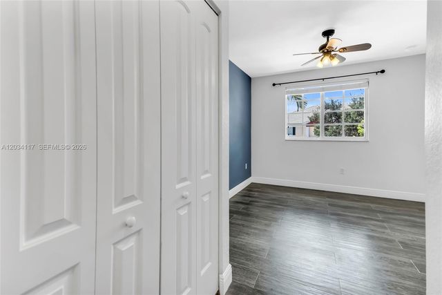 7782 Paddock Pl, Davie, FL 33328