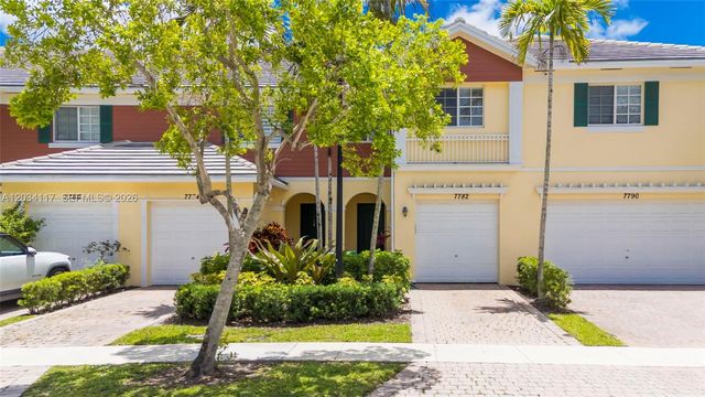 7782 Paddock Pl, Davie, FL 33328