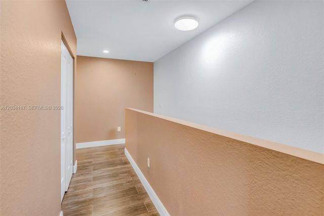 7782 Paddock Pl, Davie, FL 33328