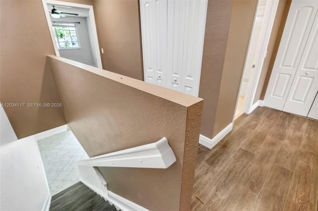 7782 Paddock Pl, Davie, FL 33328
