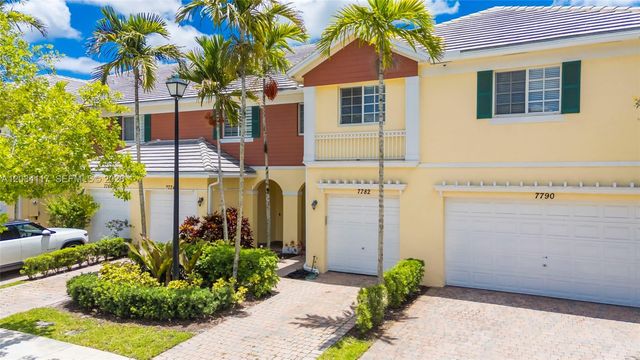 7782 Paddock Pl, Davie, FL 33328