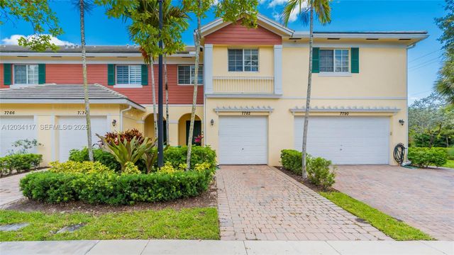 7782 Paddock Pl, Davie, FL 33328