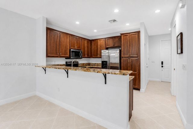 7782 Paddock Pl, Davie, FL 33328