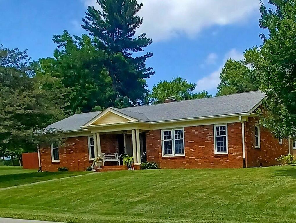209 Pocahontas Trail, Georgetown, KY 40324