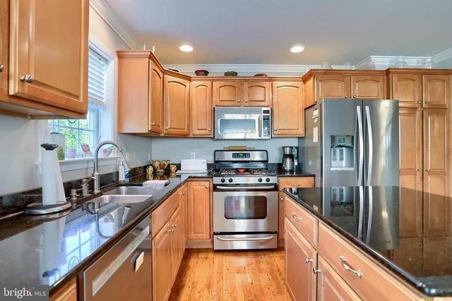 510 MEADOW CROFT CIR, Mechanicsburg, PA 17055