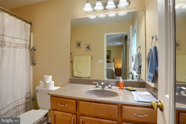 510 MEADOW CROFT CIR, Mechanicsburg, PA 17055