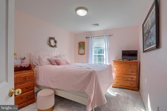 510 MEADOW CROFT CIR, Mechanicsburg, PA 17055