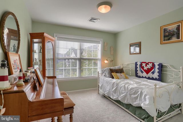 510 MEADOW CROFT CIR, Mechanicsburg, PA 17055