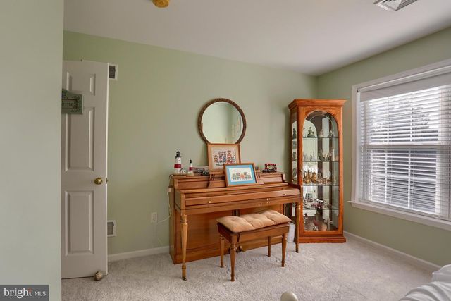 510 MEADOW CROFT CIR, Mechanicsburg, PA 17055