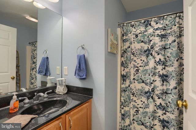 510 MEADOW CROFT CIR, Mechanicsburg, PA 17055