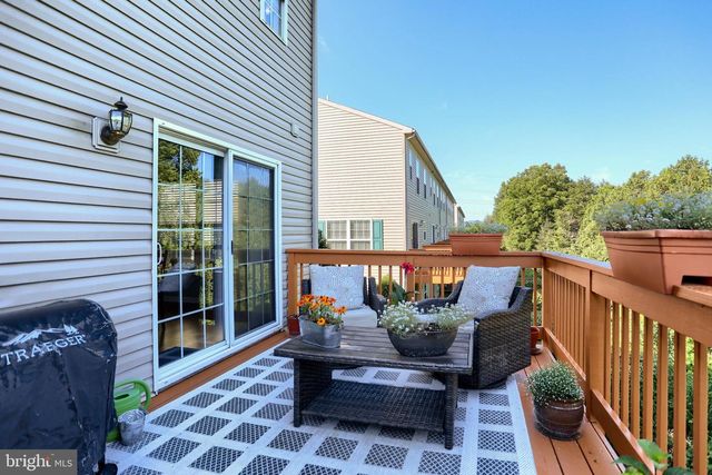 510 MEADOW CROFT CIR, Mechanicsburg, PA 17055