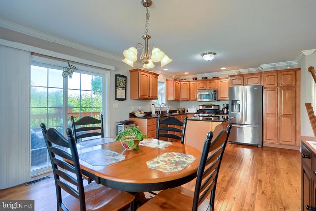 510 MEADOW CROFT CIR, Mechanicsburg, PA 17055