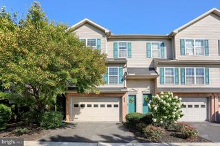 510 MEADOW CROFT CIR, Mechanicsburg, PA 17055
