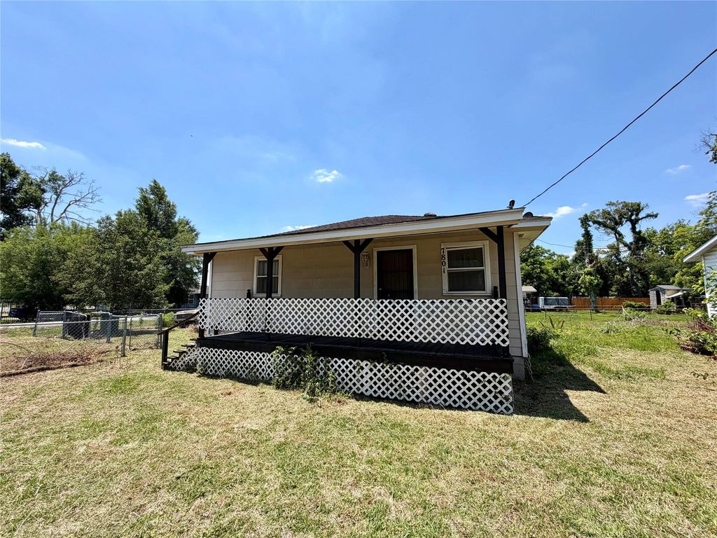 7801 Glass Street, Houston, TX 77016