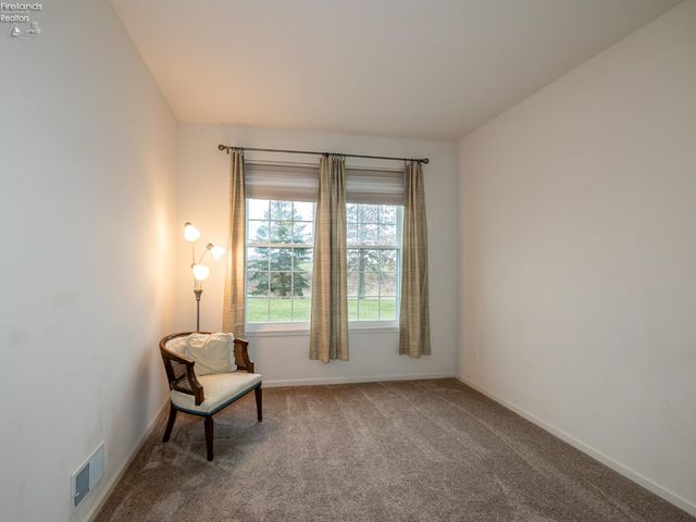 38391 Kingsbury Road, North Ridgeville, OH 44039