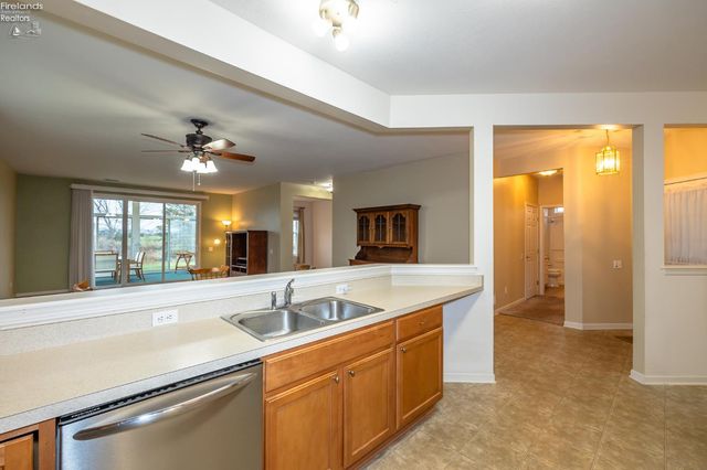 38391 Kingsbury Road, North Ridgeville, OH 44039