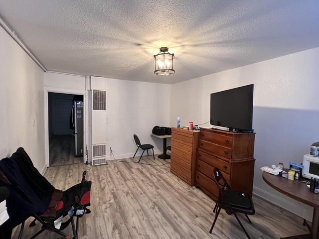 2445 S 5th PLACE #2445A, Milwaukee, WI 53207