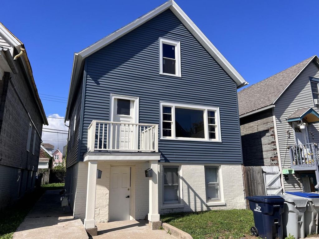 2445 S 5th PLACE #2445A, Milwaukee, WI 53207