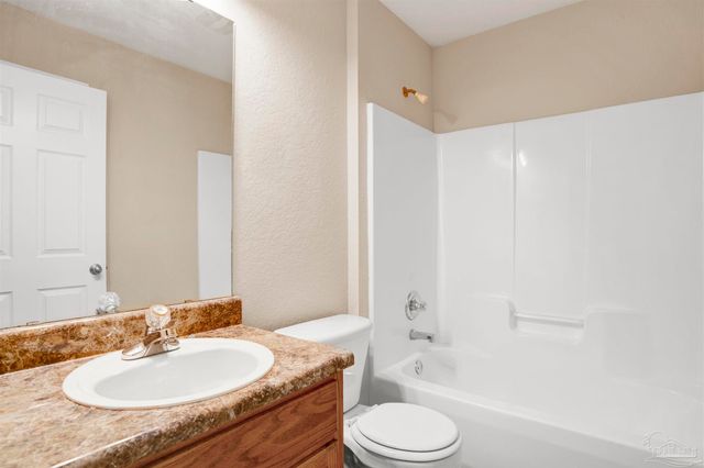 3332 N Simmons Rd, Jay, FL 32565