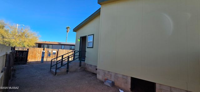 6170 N Orange Tree Lane, Tucson, AZ 85741