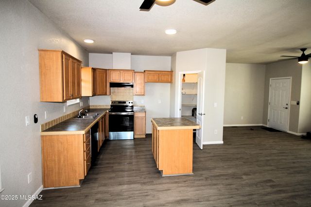 6170 N Orange Tree Lane, Tucson, AZ 85741