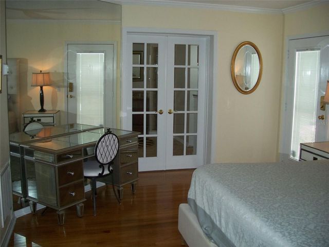 2200 2ND STREET N, St Petersburg, FL 33704