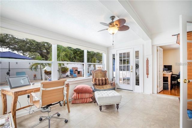 2200 2ND STREET N, St Petersburg, FL 33704