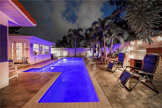 2200 2ND STREET N, St Petersburg, FL 33704