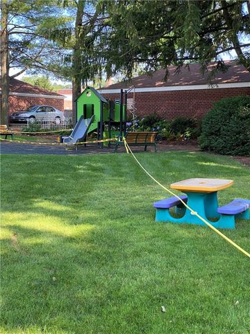 6 Bryant Crescent 1A, White Plains, NY 10605