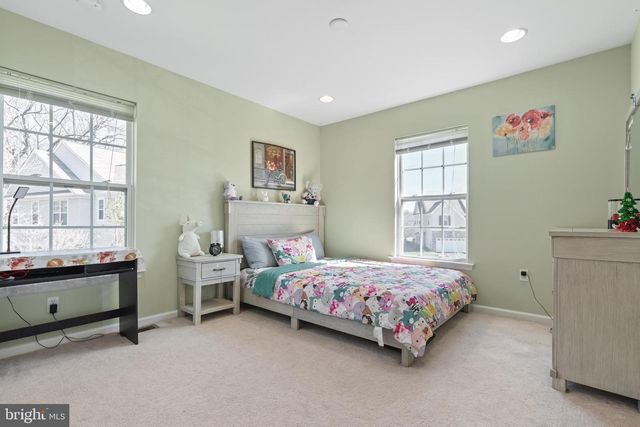 233 CONCORD PL, Pennington, NJ 08534