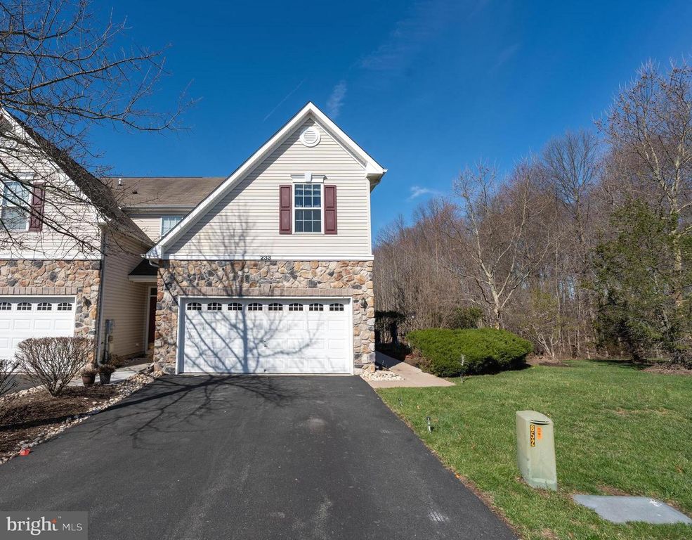 233 CONCORD PL, Pennington, NJ 08534