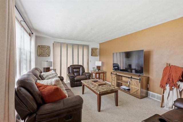 2605 W BIG BEND DRIVE, Appleton, WI 54914
