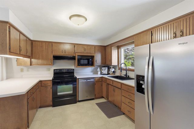2605 W BIG BEND DRIVE, Appleton, WI 54914