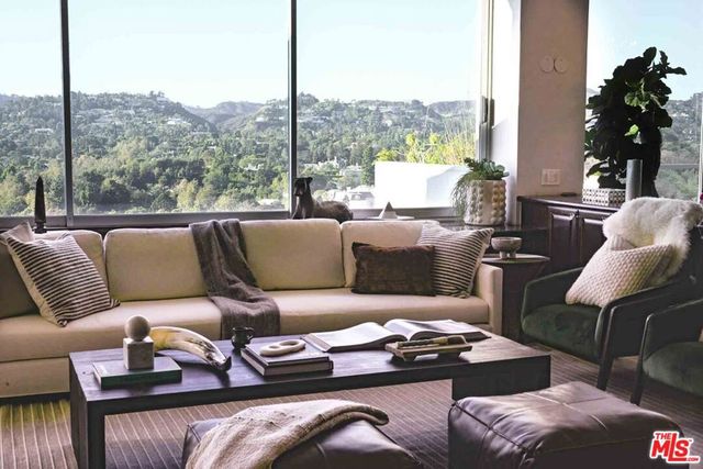 865 Comstock Avenue PHD, Los Angeles, CA 90024