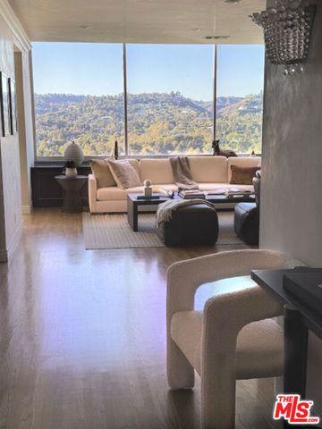 865 Comstock Avenue PHD, Los Angeles, CA 90024