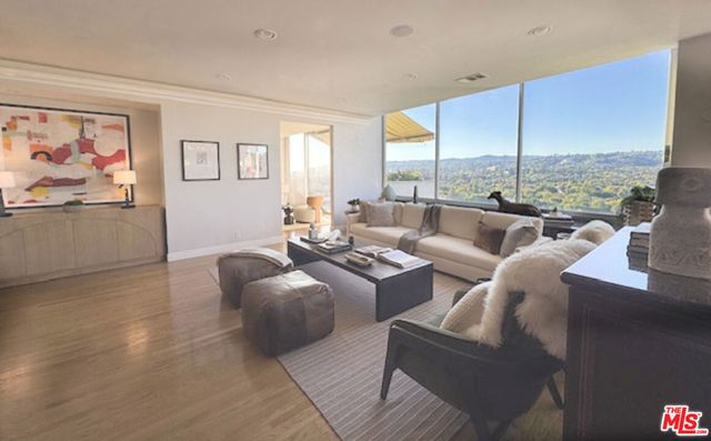 865 Comstock Avenue PHD, Los Angeles, CA 90024