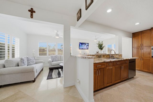 2390 SW 14th Avenue, Boynton Beach, FL 33426