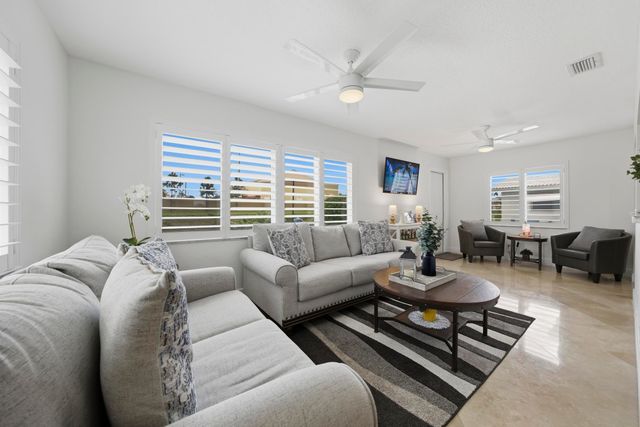 2390 SW 14th Avenue, Boynton Beach, FL 33426