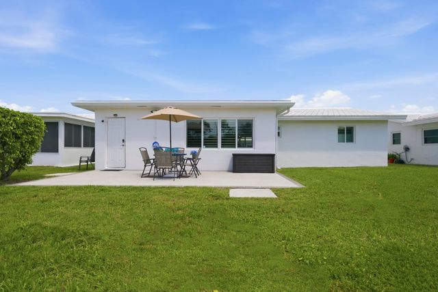 2390 SW 14th Avenue, Boynton Beach, FL 33426