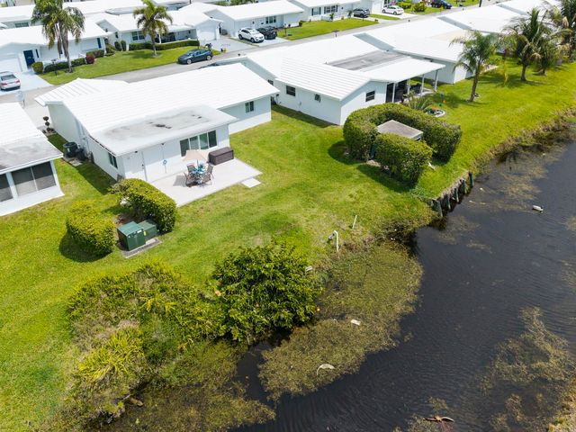 2390 SW 14th Avenue, Boynton Beach, FL 33426