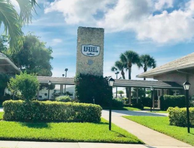 2390 SW 14th Avenue, Boynton Beach, FL 33426