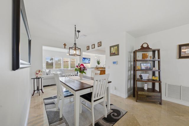 2390 SW 14th Avenue, Boynton Beach, FL 33426