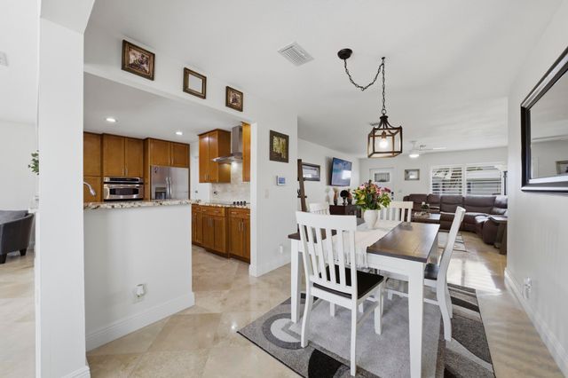 2390 SW 14th Avenue, Boynton Beach, FL 33426