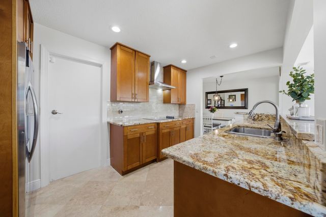 2390 SW 14th Avenue, Boynton Beach, FL 33426