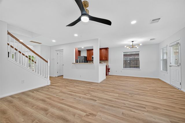 17422 Bending Post Dr Drive, Houston, TX 77095