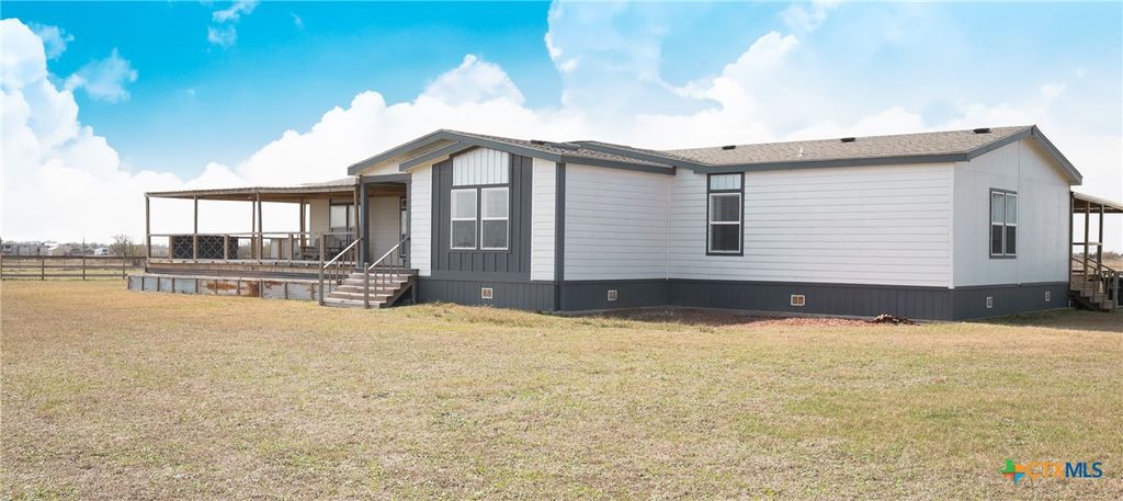 193 Shady Hollow Road, Victoria, TX 77904