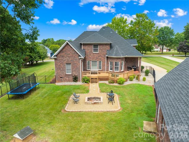 115 S Gibbs Road, Mooresville, NC 28117