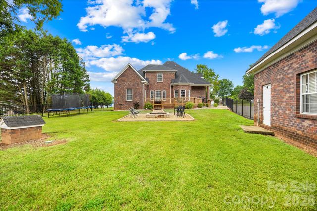 115 S Gibbs Road, Mooresville, NC 28117