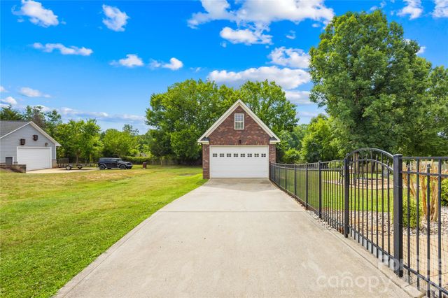 115 S Gibbs Road, Mooresville, NC 28117
