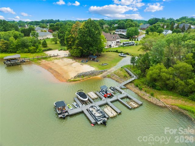 115 S Gibbs Road, Mooresville, NC 28117